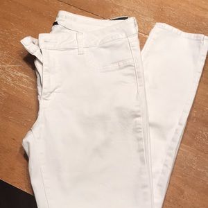 White American Eagle Jeans